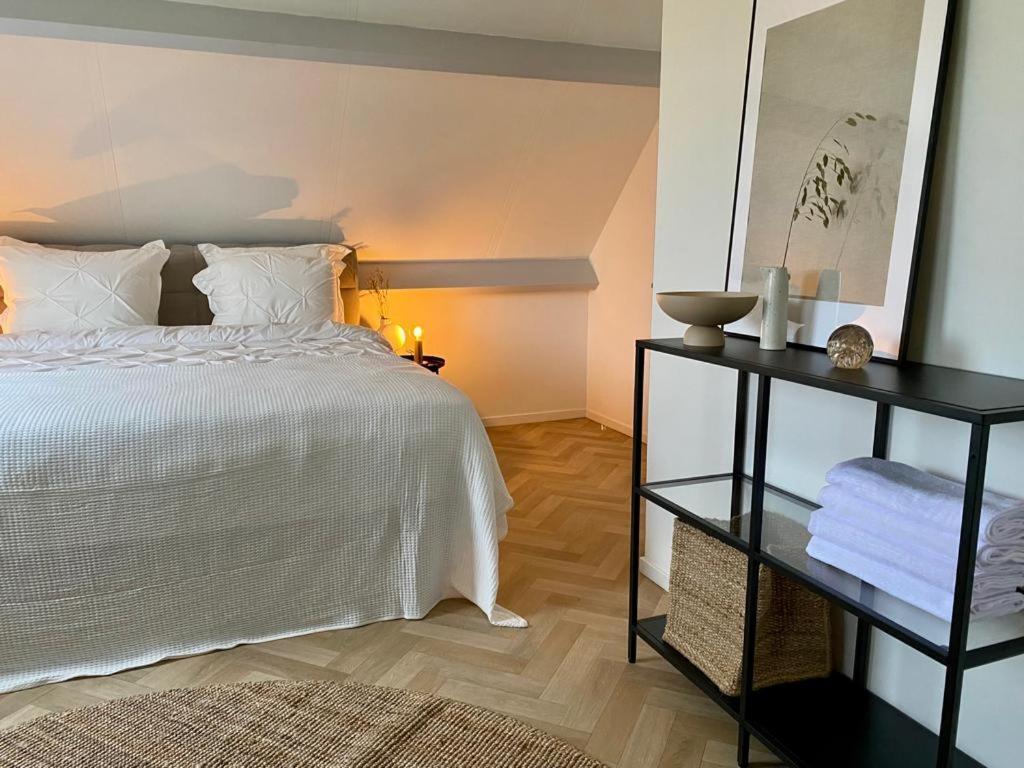 Guesthouse At The Amstel River With 2Br 2Ba And Garden Amstelveen Esterno foto