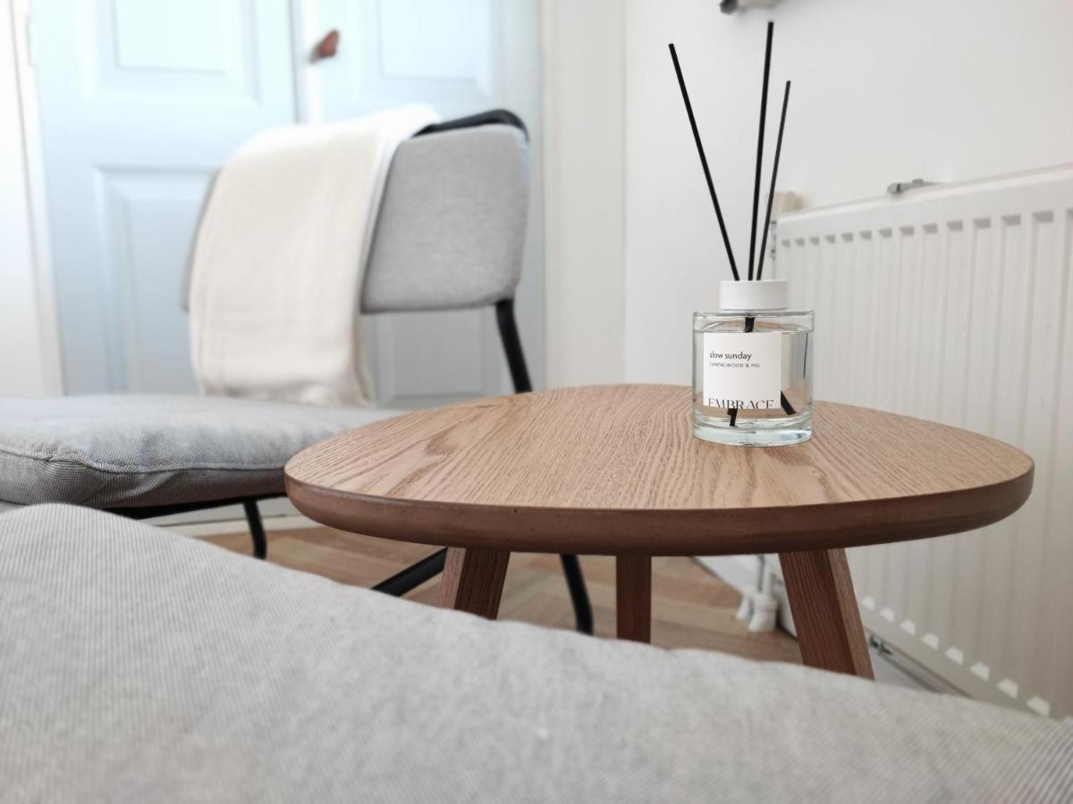 Guesthouse At The Amstel River With 2Br 2Ba And Garden Amstelveen Esterno foto